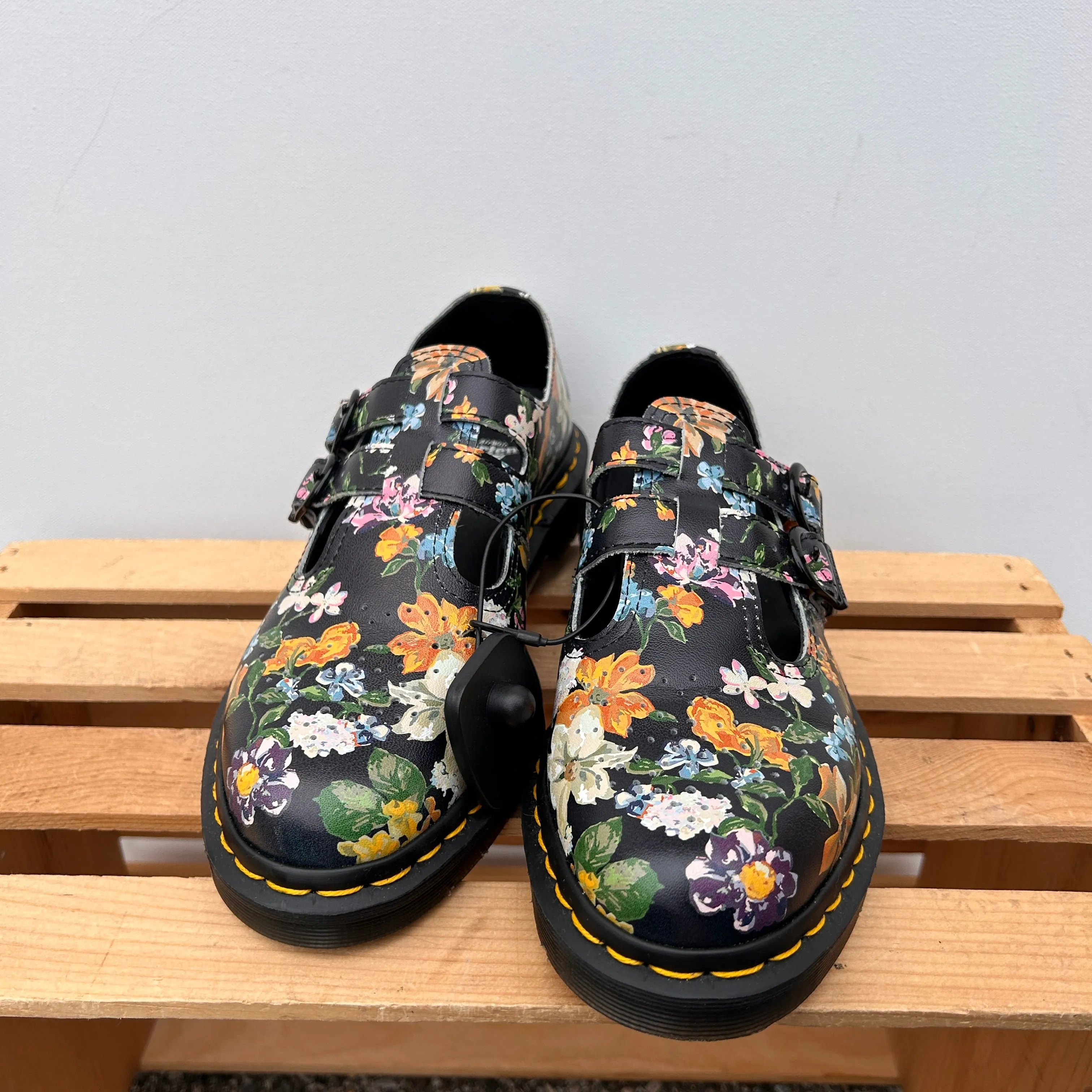 Dr Martens Dress Shoes Womens 8