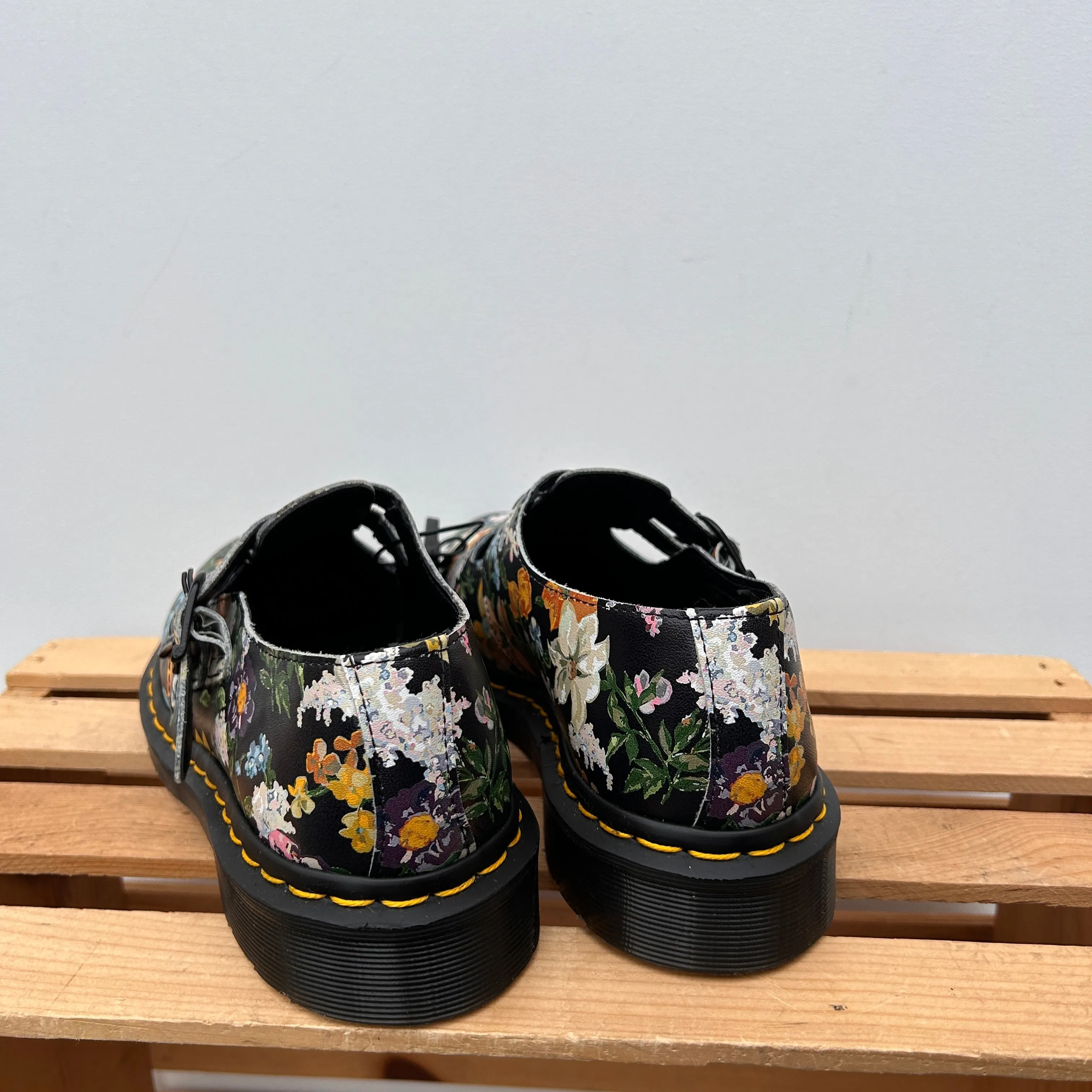 Dr Martens Dress Shoes Womens 8